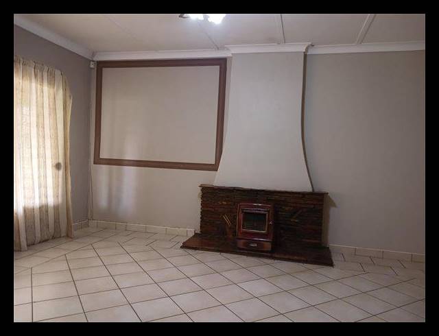 3 BEDROOM PROPERTY TO RENT IN KEMPTON PARK EXT 03